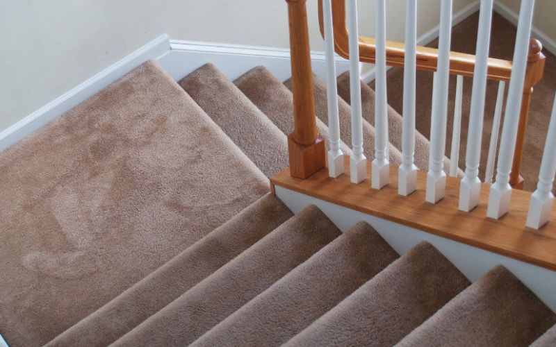Choose The Right Material Carpeted Stairs 