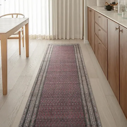 Traditional Paisley Motif Carpet