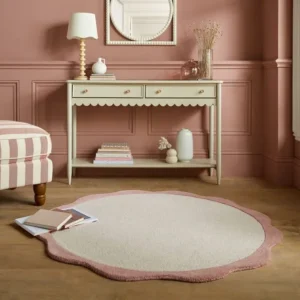 Bonnie Wool Round Rug Scalloped Edge