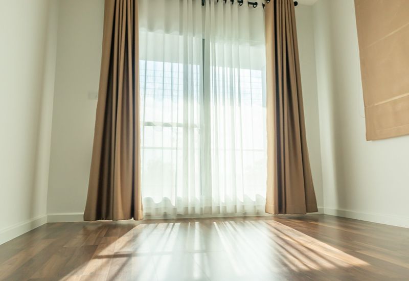 What does direct sunlight do to a room